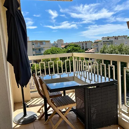 Cote & Sable - 8 Min A Pied De La Fréjus